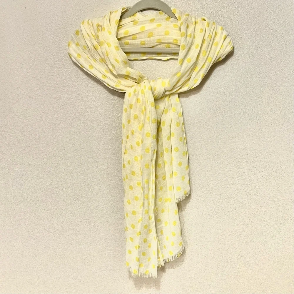 GAP scarf, white with yellow polka dots